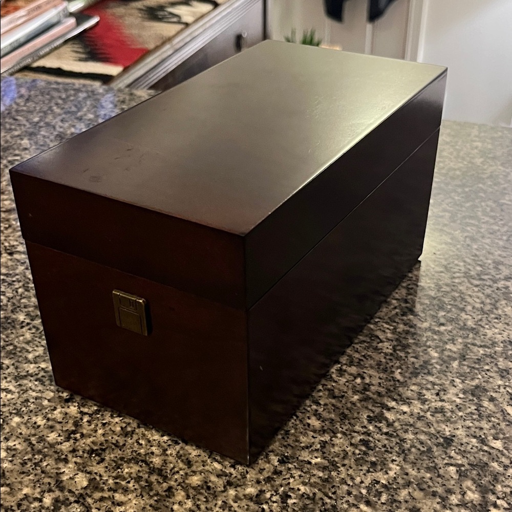 Sophisticated Dark Brown Jewelry Organizer